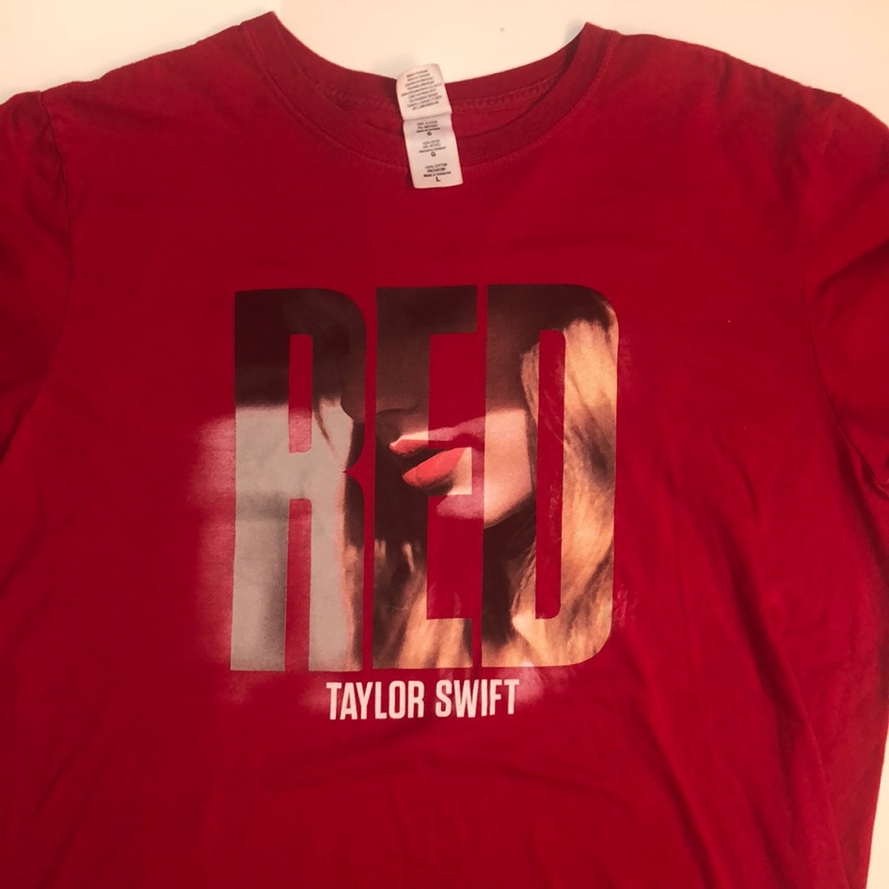 ❤️Taylor Swift RED T-Shirt❤️